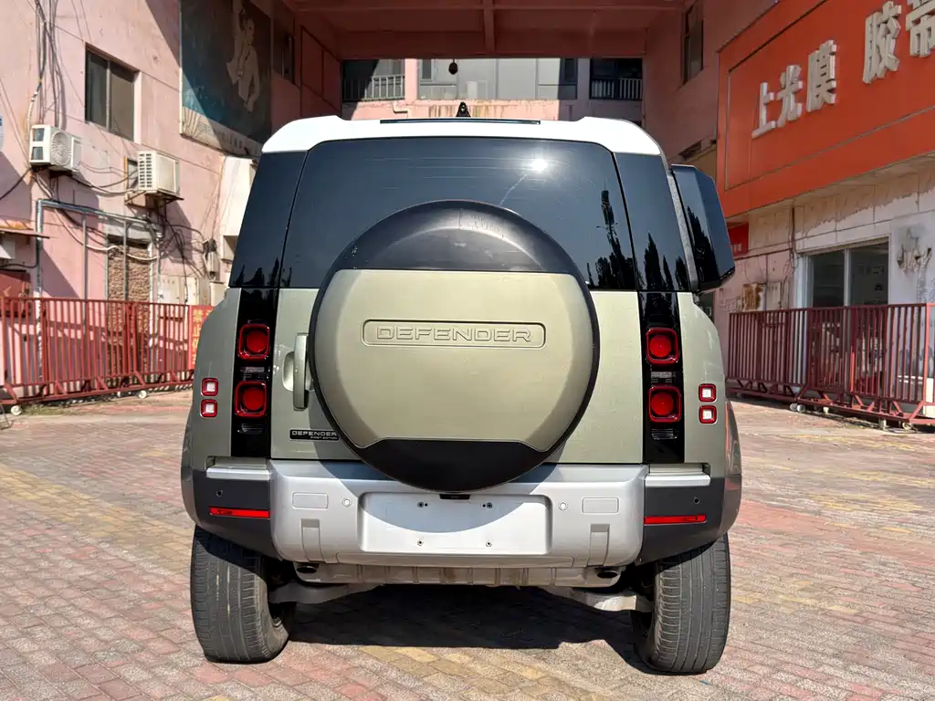 Land Rover Defender — миниатюра 13