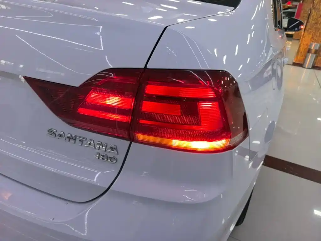 Volkswagen Santana — миниатюра 8