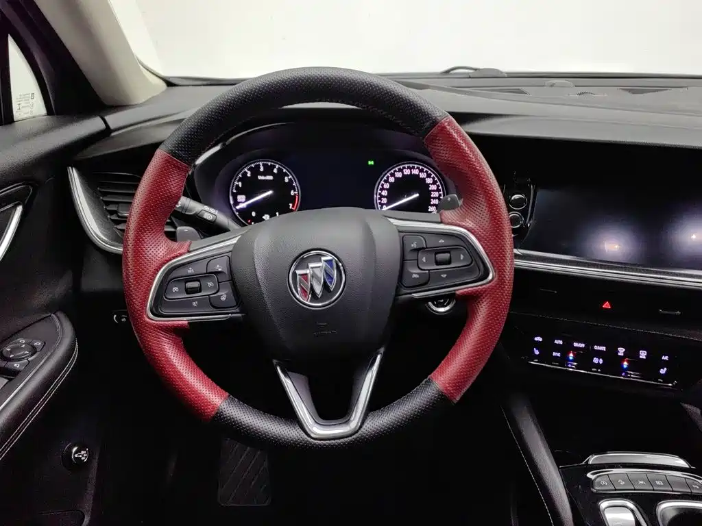 Buick Envision Plus — миниатюра 11
