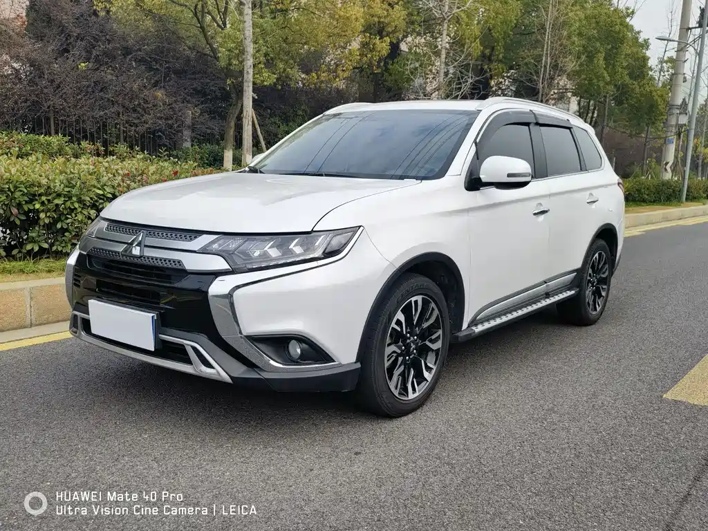 Mitsubishi Outlander 2020