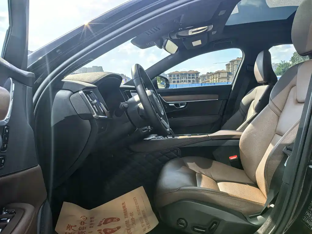 Volvo S90 — миниатюра 4