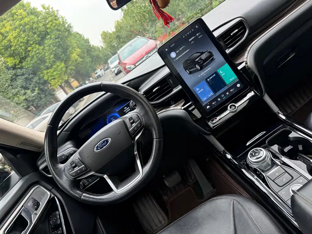 Ford Explorer — миниатюра 8