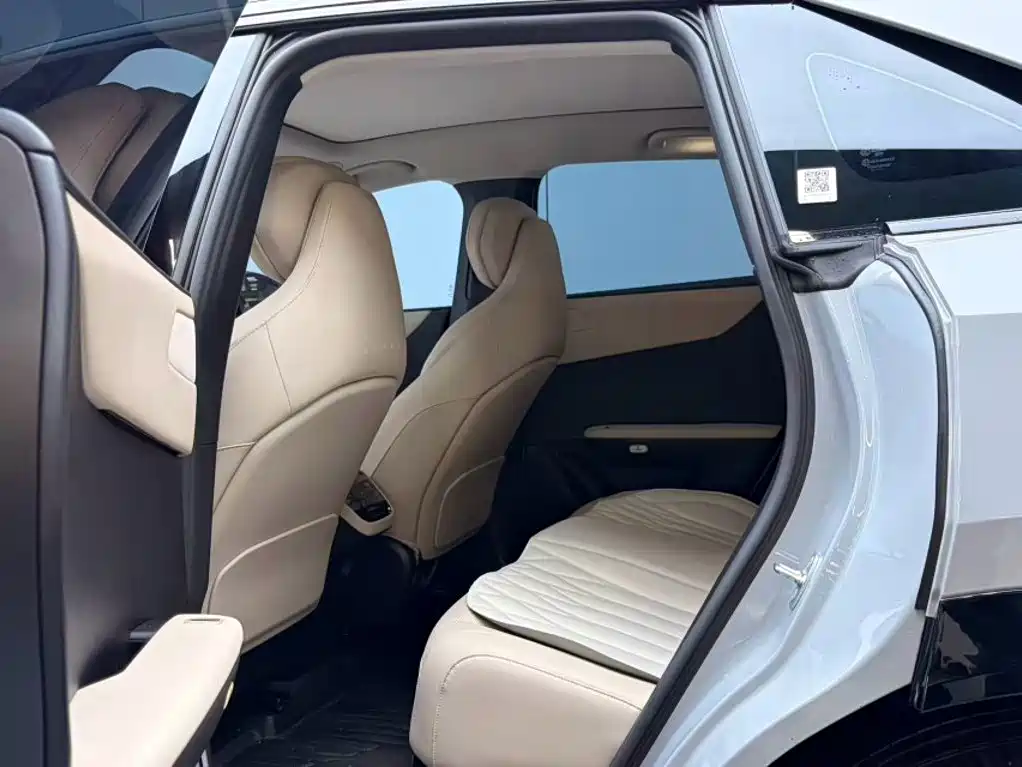 Mazda EZ-60 — миниатюра 11