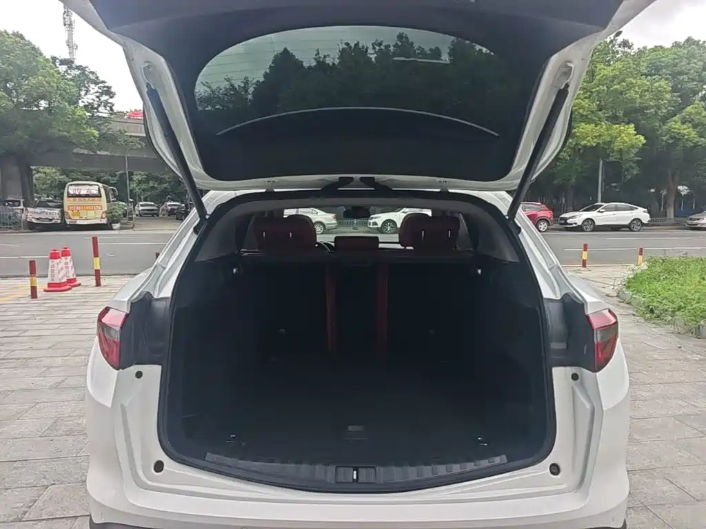 Alfa Romeo Stelvio — миниатюра 19