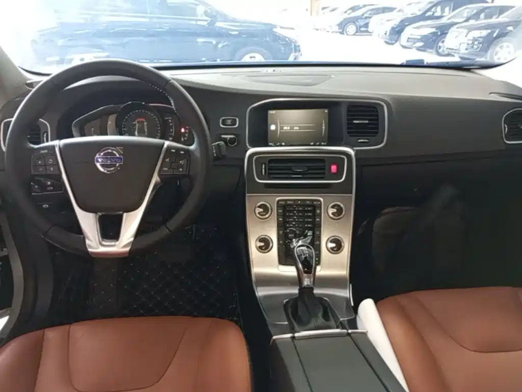 Volvo S60 — миниатюра 10