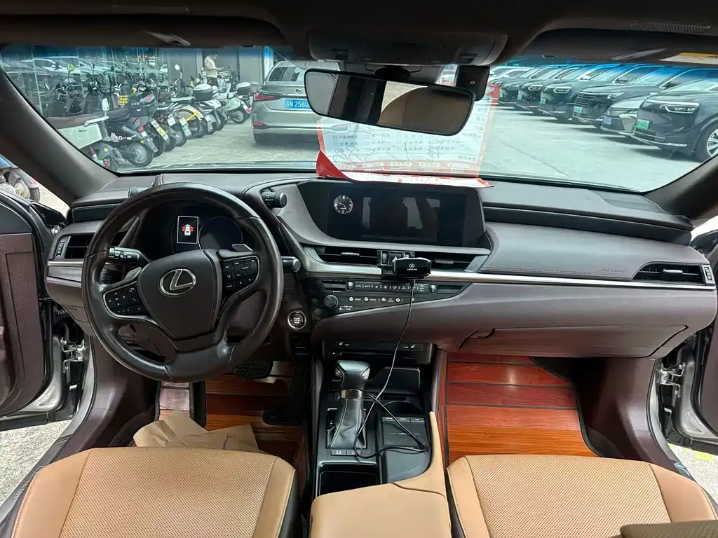 Lexus ES — миниатюра 5