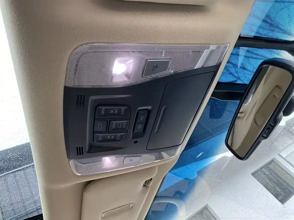 Toyota Alphard — фотографии объявления, Фото 17