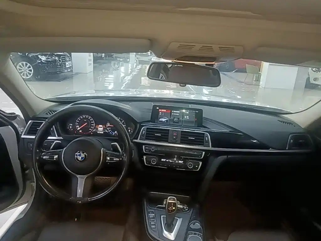 BMW 3 Series — миниатюра 10