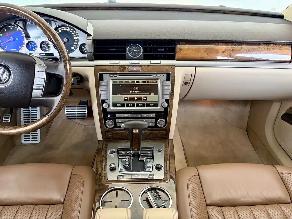 Volkswagen Phaeton — миниатюра 8