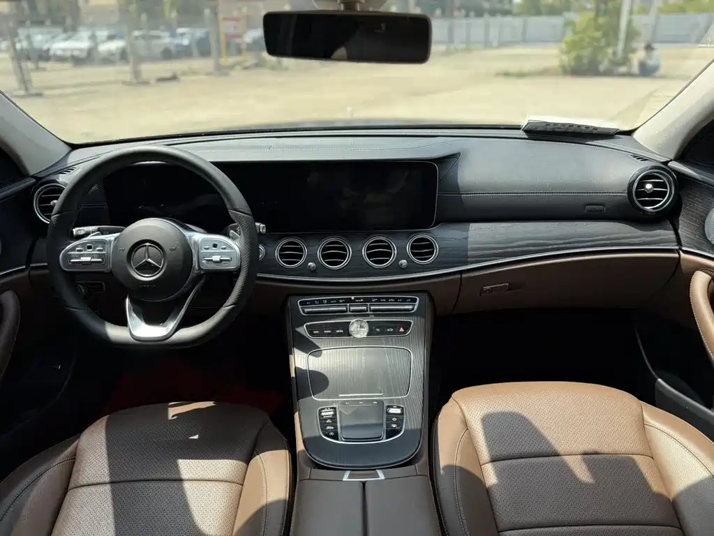 Mercedes-Benz E-Class — миниатюра 13