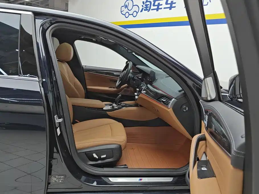 BMW 5 Series — миниатюра 8