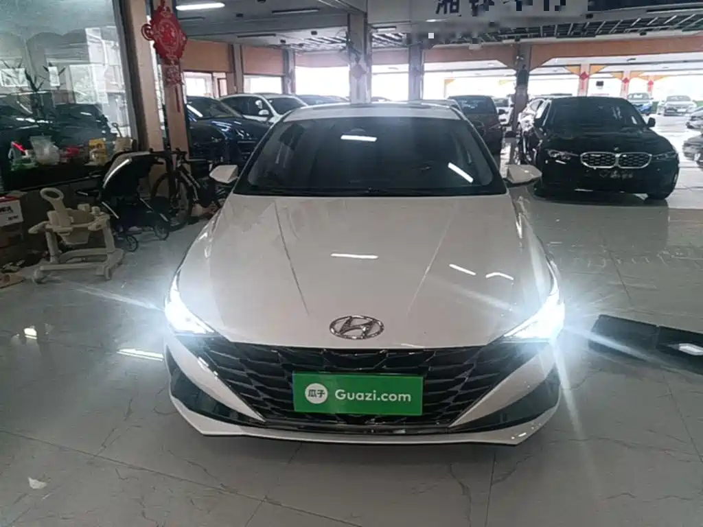Hyundai Elantra — миниатюра 3