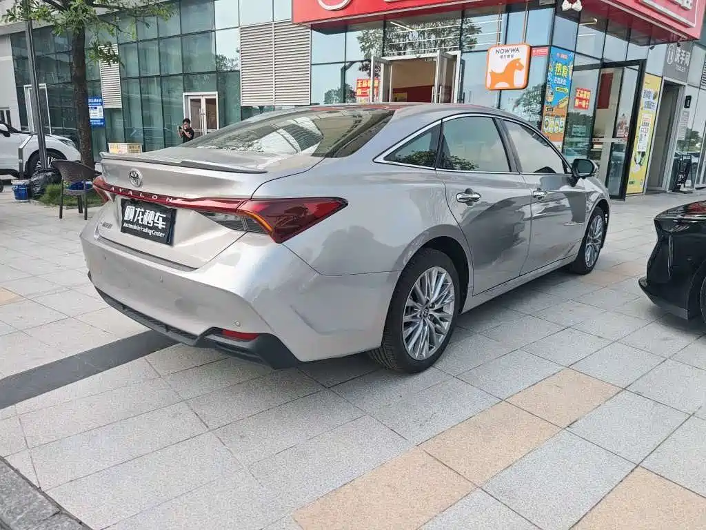 Toyota Avalon — миниатюра 8