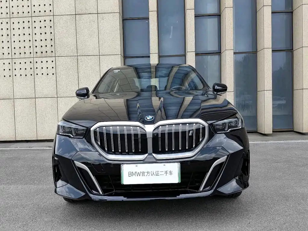 BMW i5