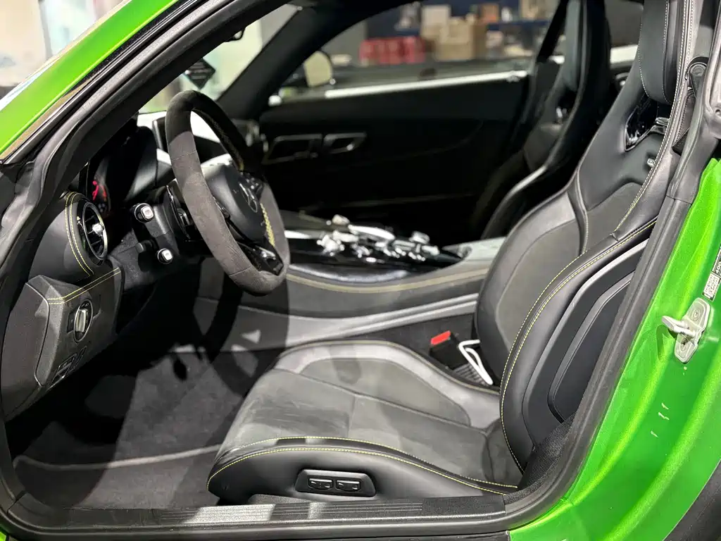 MERCEDES-BENZ AMG GT