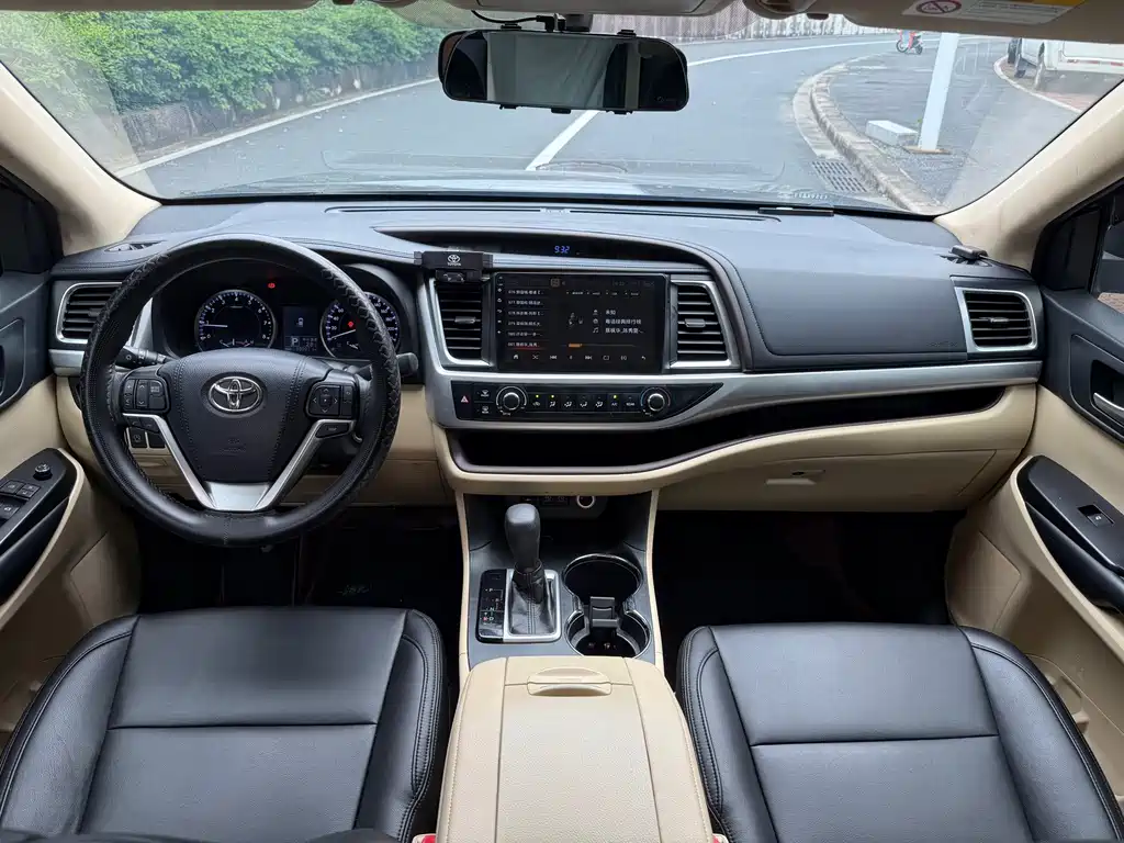 Toyota Highlander — миниатюра 9