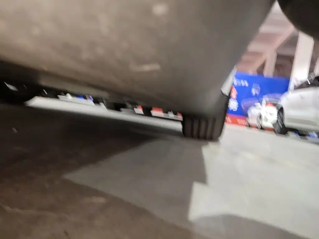 Tesla Model Y — миниатюра 22