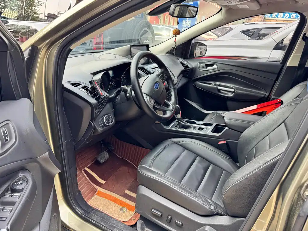 Ford Kuga — миниатюра 7