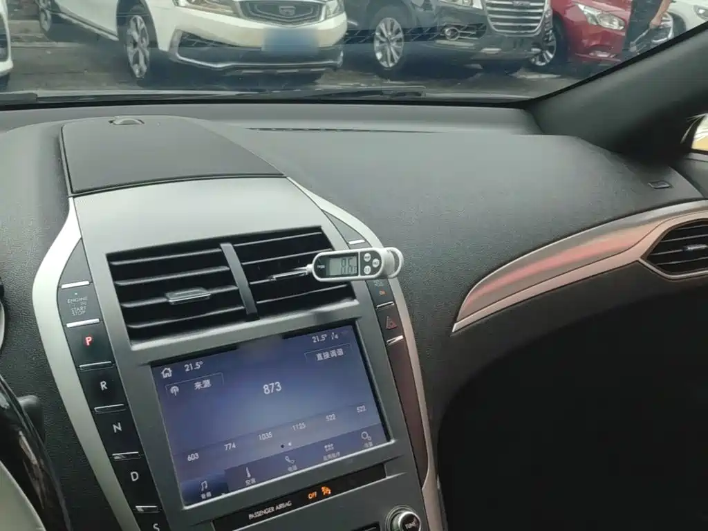Lincoln MKZ — миниатюра 10