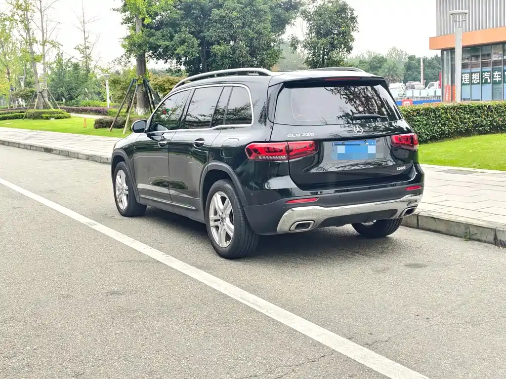 Mercedes-Benz GLB — миниатюра 9