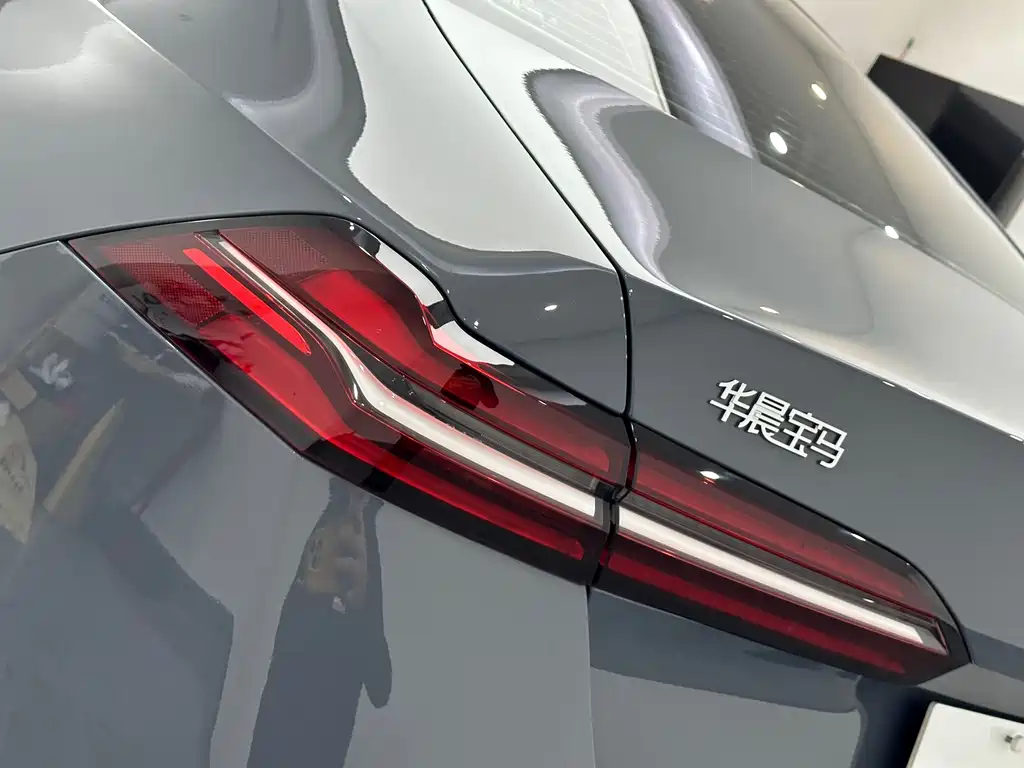 BMW 5 Series — миниатюра 15