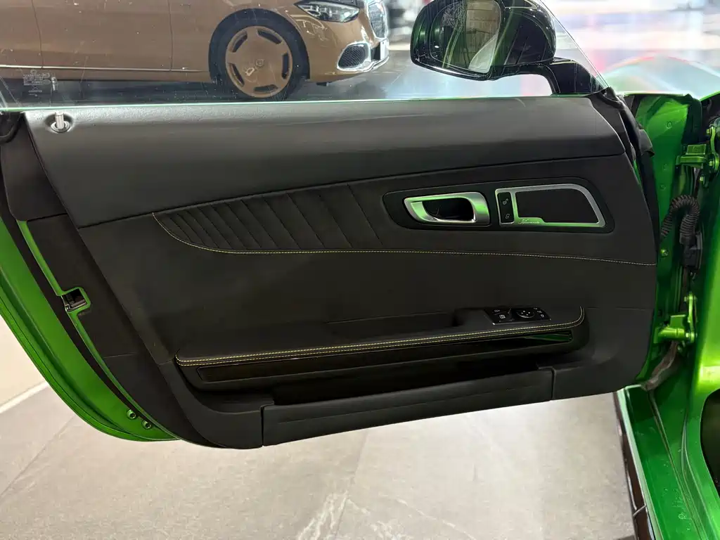 MERCEDES-BENZ AMG GT