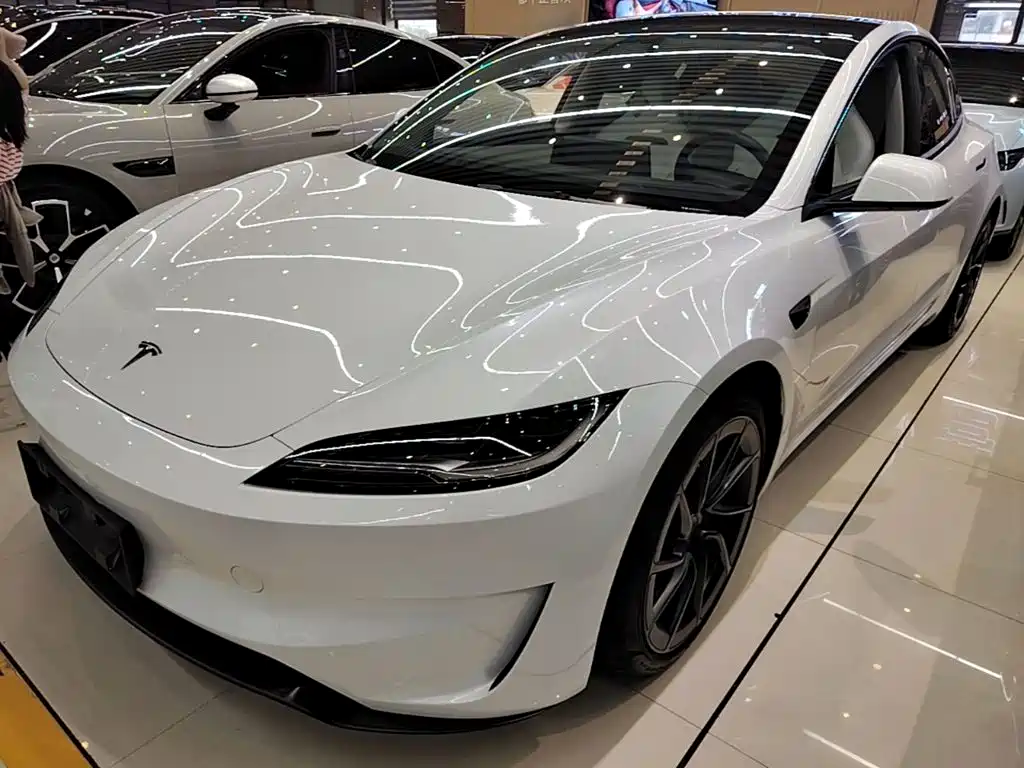 Tesla Model 3 — миниатюра 2