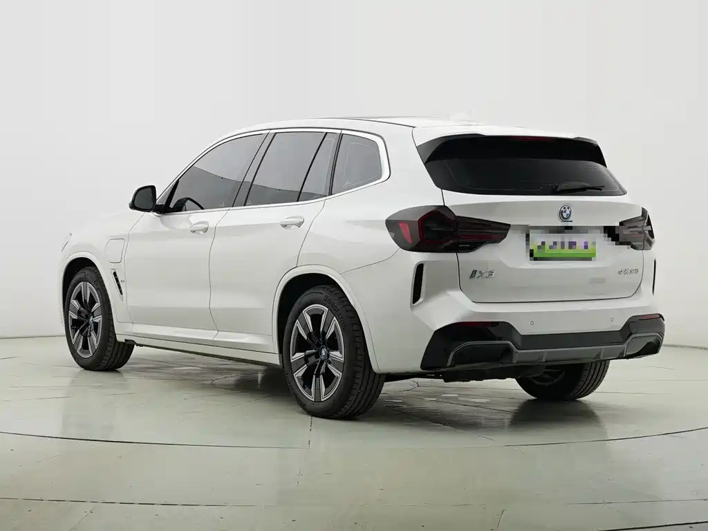 BMW iX3 — миниатюра 14