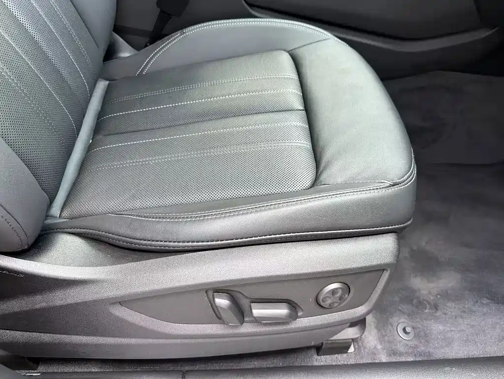 Audi Q5L — миниатюра 28