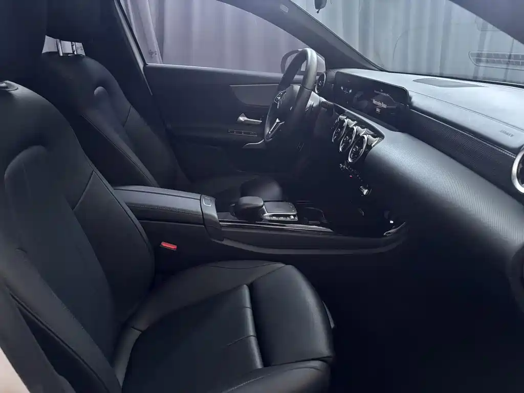 Mercedes-Benz A-Class — миниатюра 9