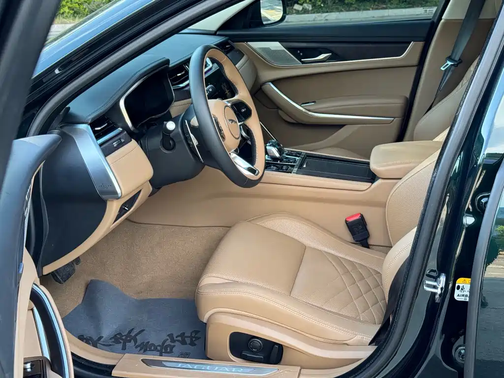 Jaguar XFL — миниатюра 7