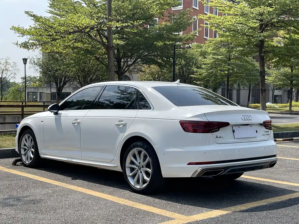 Audi A4L — миниатюра 4