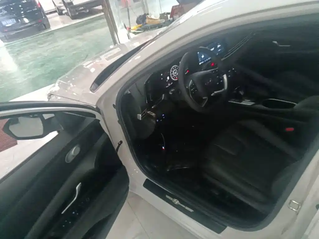 Hyundai Elantra — миниатюра 16