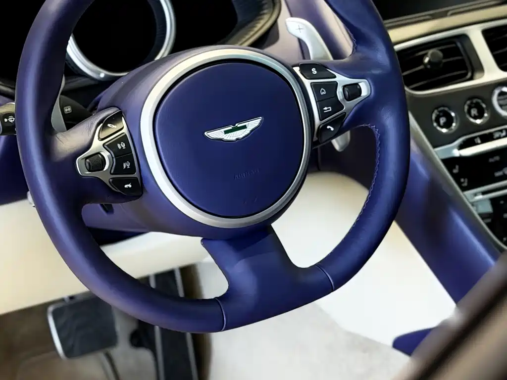 Aston Martin DB11 — миниатюра 12