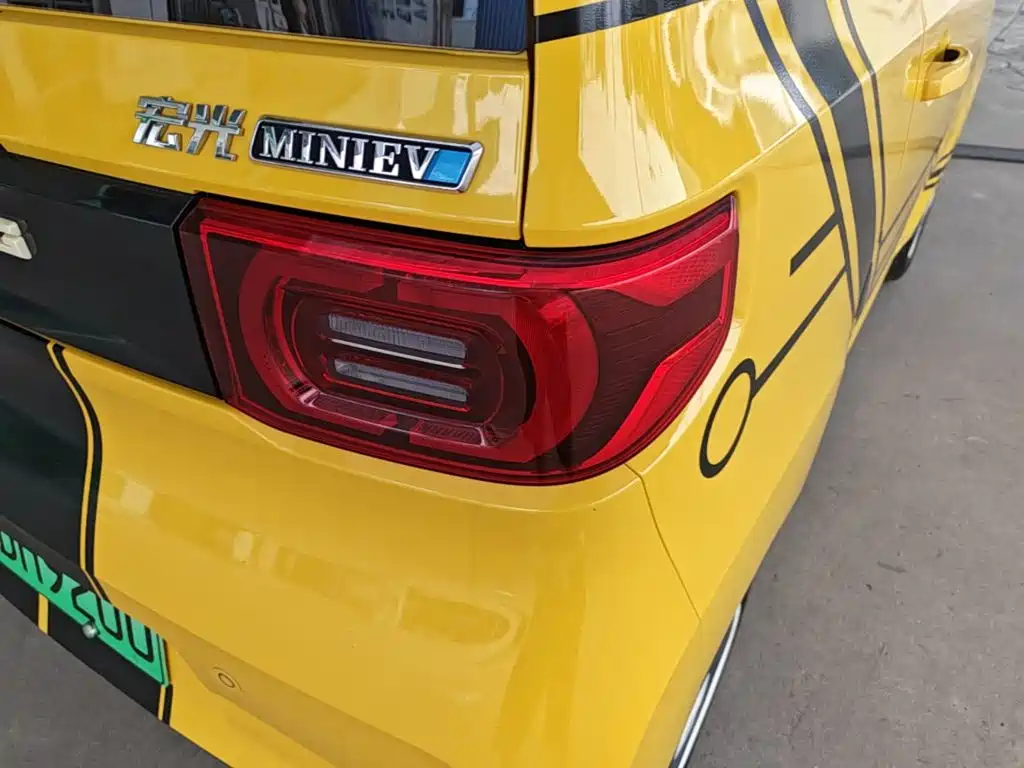 Wuling MINIEV — миниатюра 8
