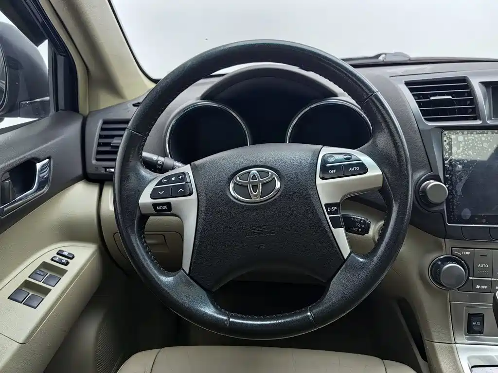 Toyota Highlander — миниатюра 11