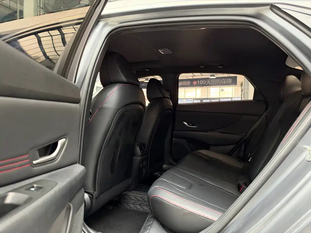 Hyundai Elantra — миниатюра 5