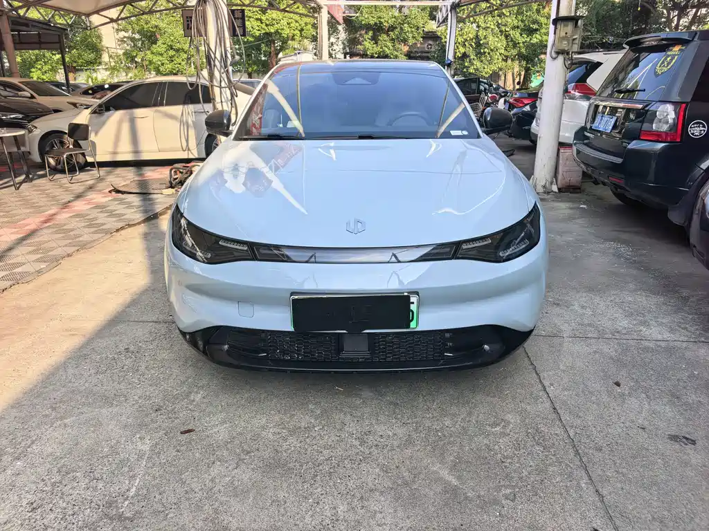 Leapmotor Leapmotor C01 — миниатюра 2