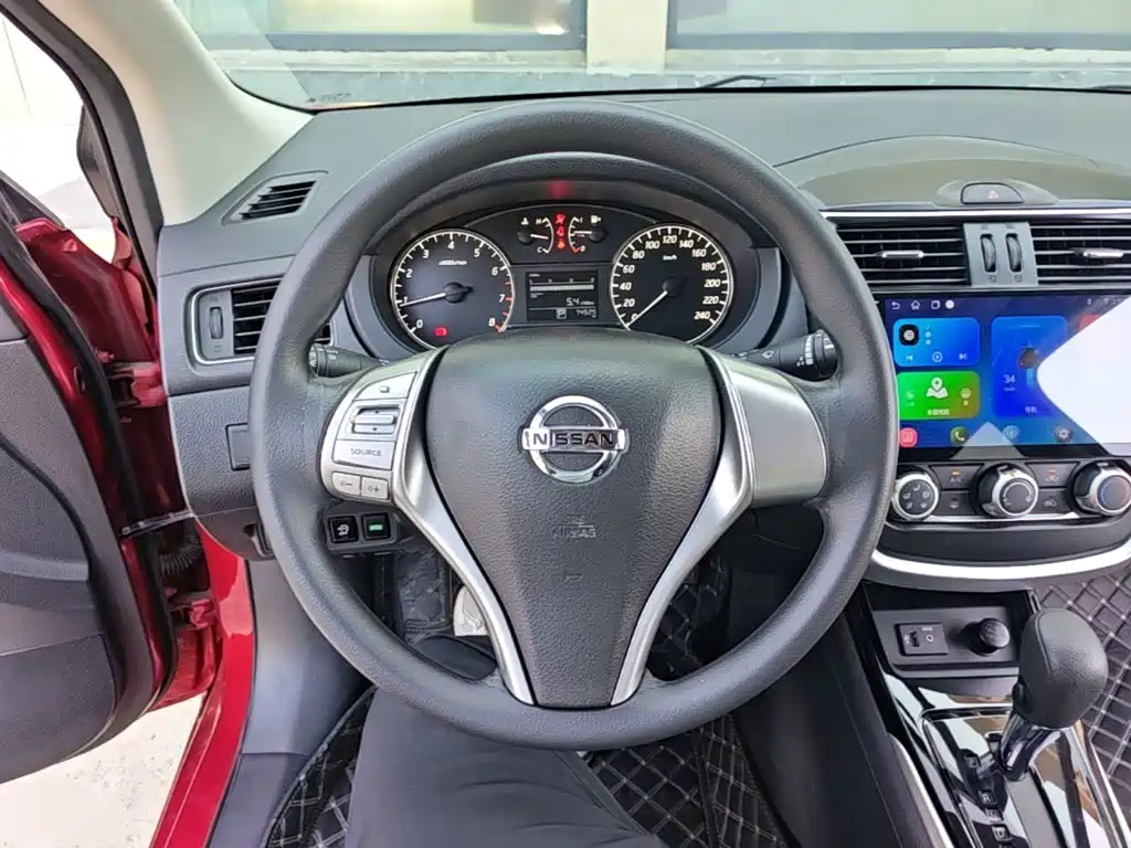 Nissan Tiida — миниатюра 11