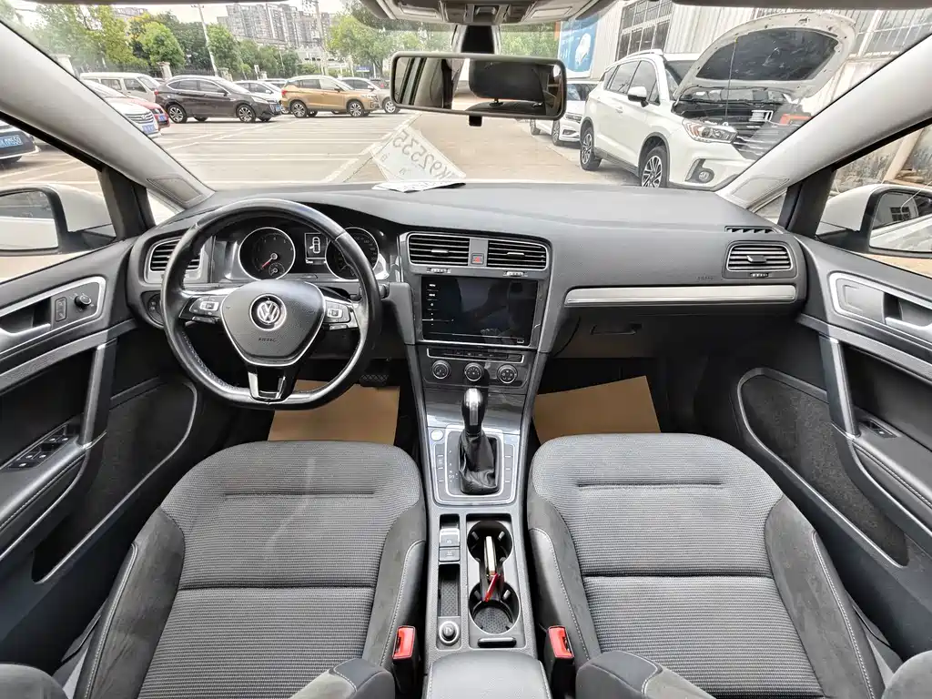 Volkswagen Golf — миниатюра 9