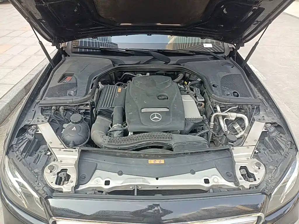 Mercedes-Benz E-Class — миниатюра 20