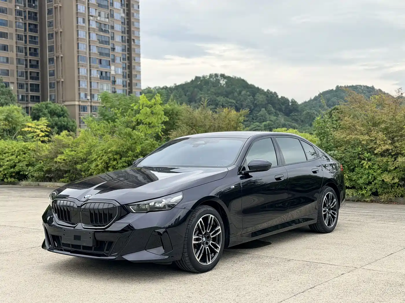 宝马5系 2026款 530Li 领先型 豪华套装 2025