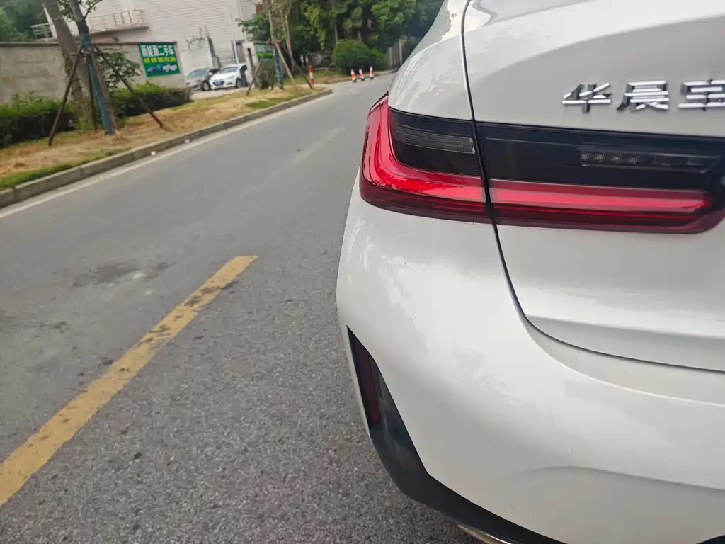 BMW 3 Series — миниатюра 13