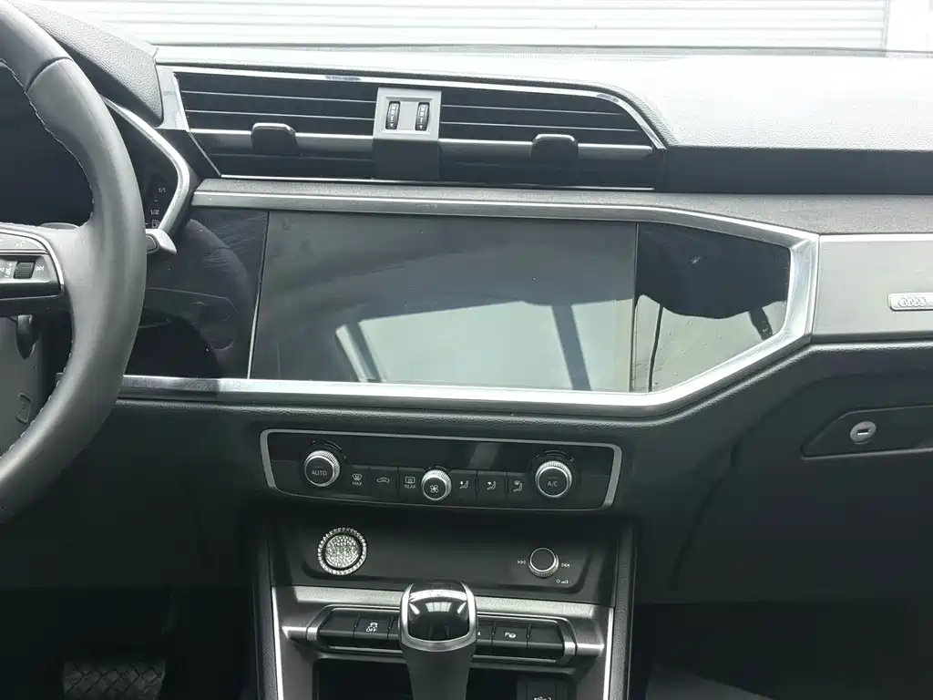 Audi Q3 — миниатюра 11