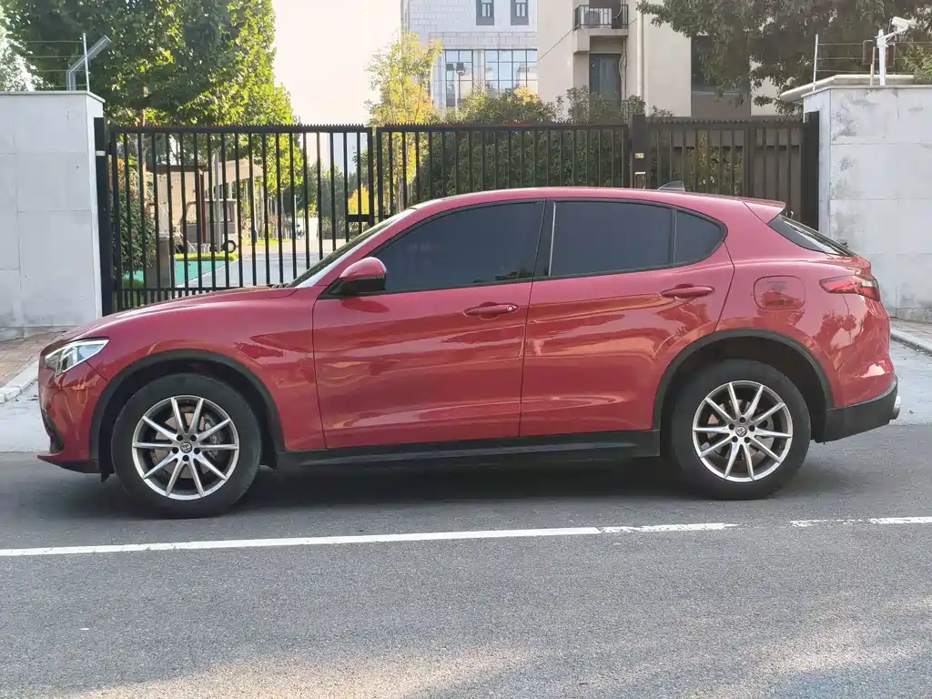 Alfa Romeo Stelvio — миниатюра 4