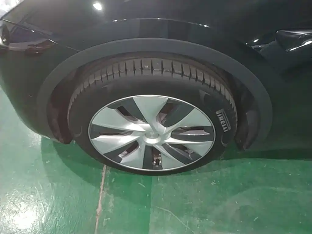 Tesla Model Y — миниатюра 23