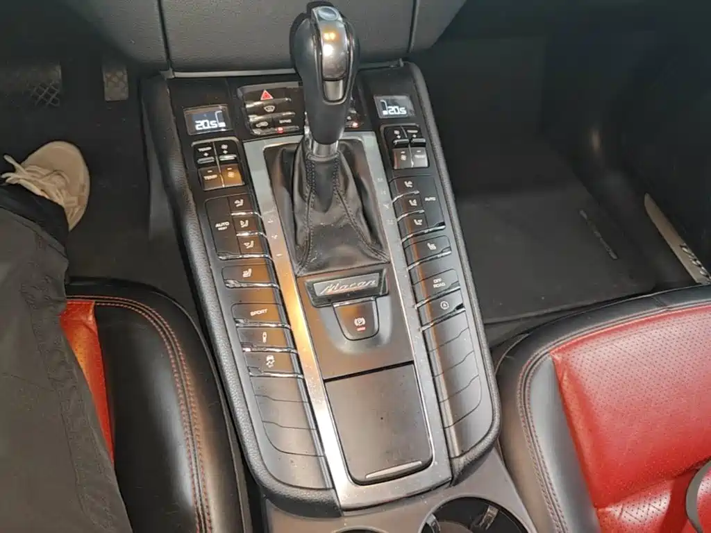 Porsche Macan — миниатюра 14