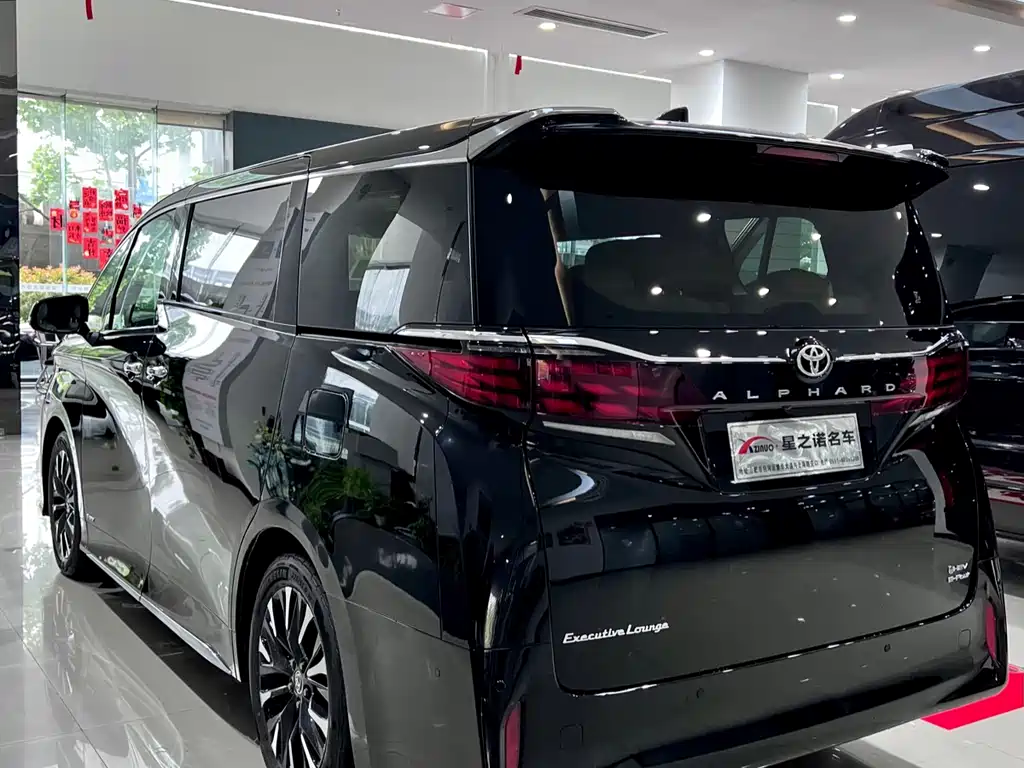 Toyota Alphard - фото 15