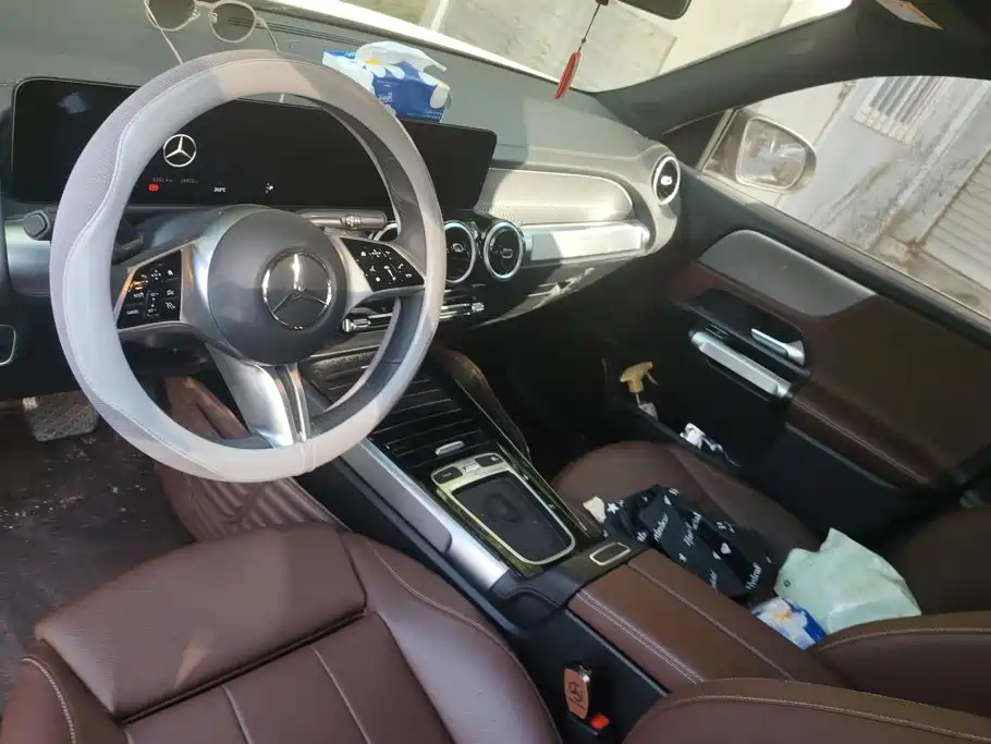 Mercedes-Benz GLB — миниатюра 11