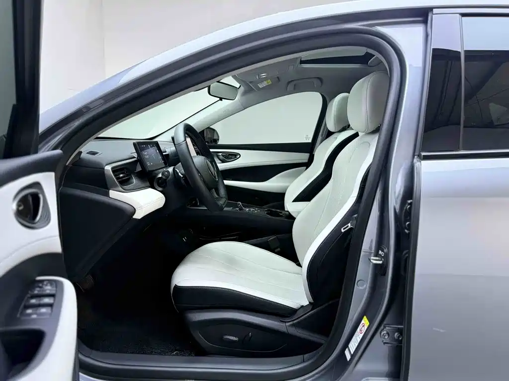 BYD Seal 05 DM-i — миниатюра 15